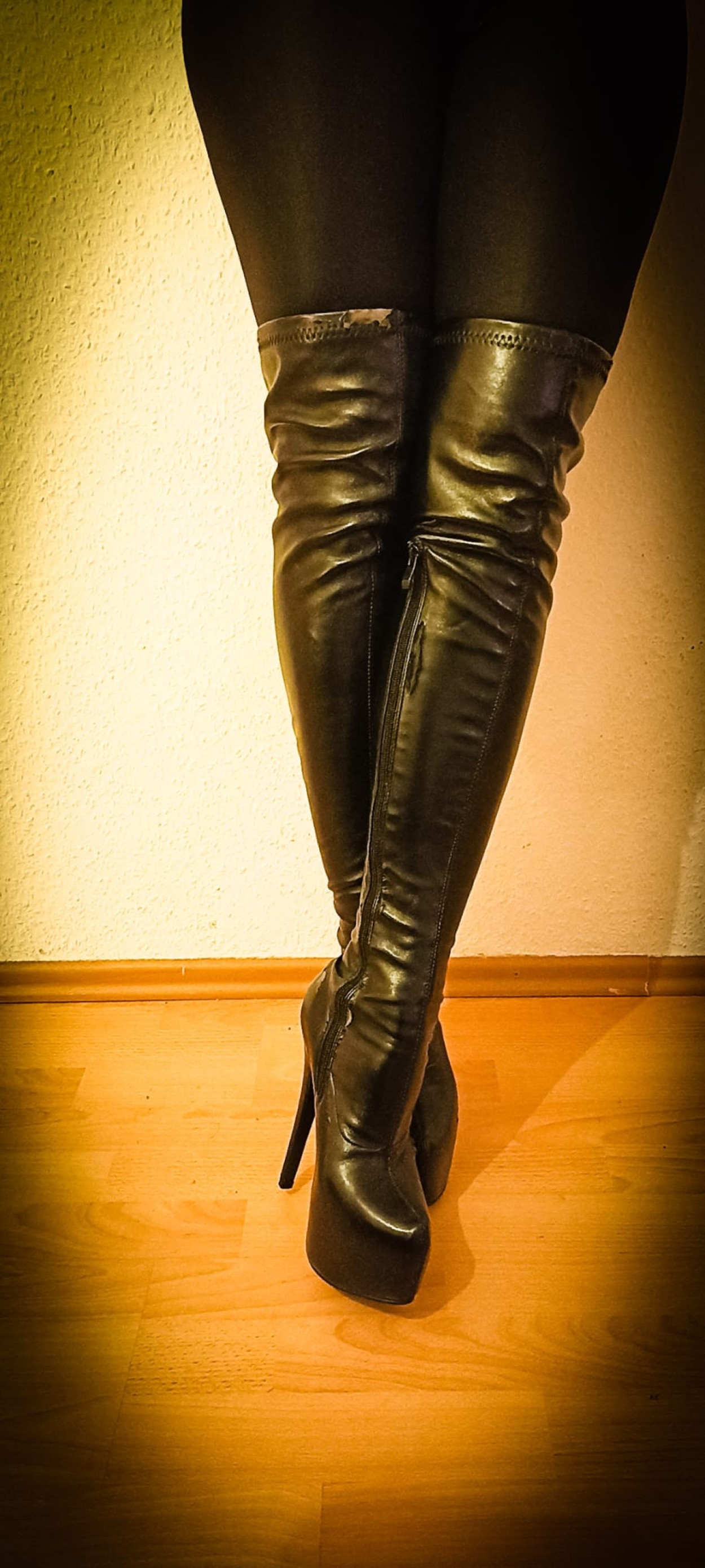 Sexy Stiefel mit roter Sohle