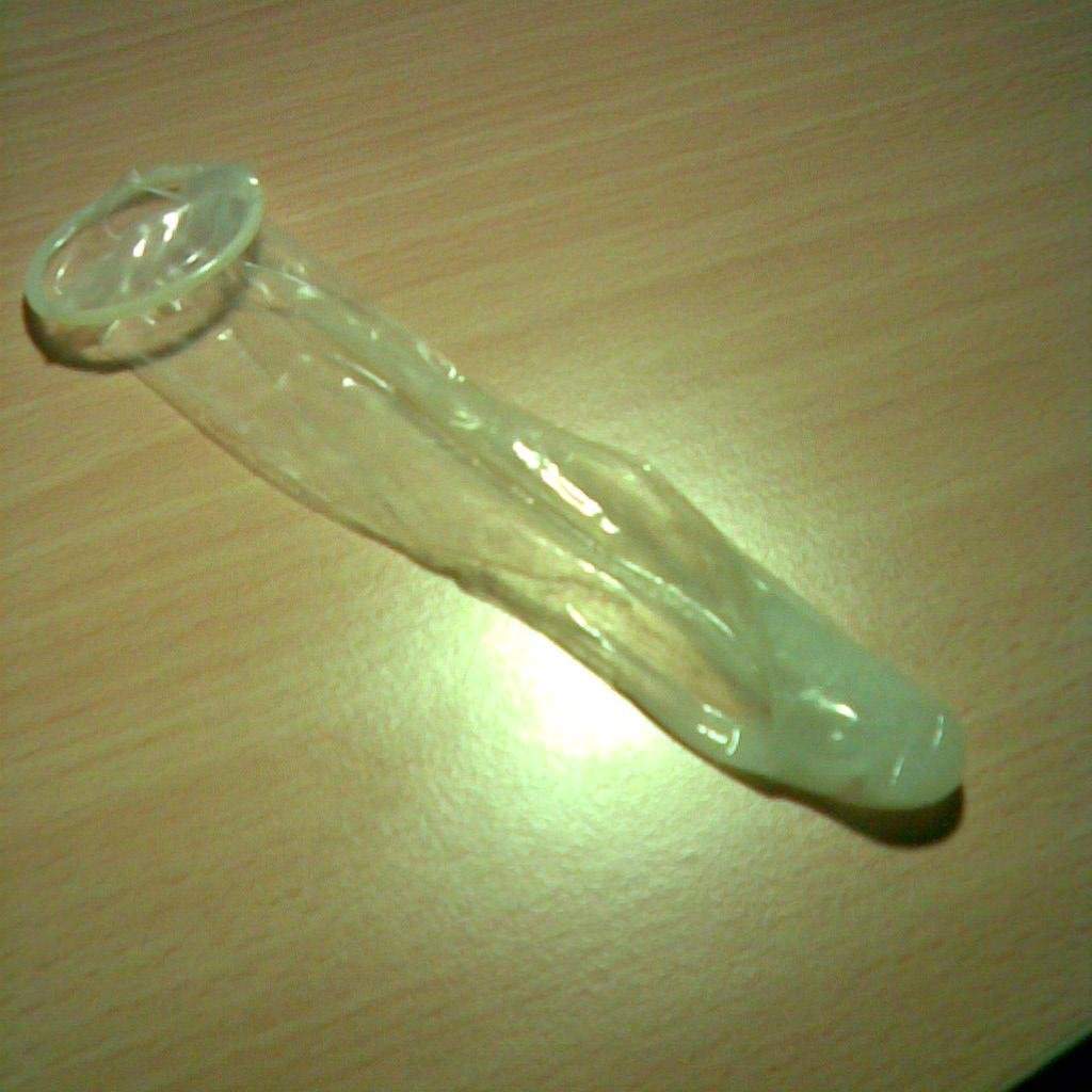 gebrauchtes Kondom (Studentin Sex)