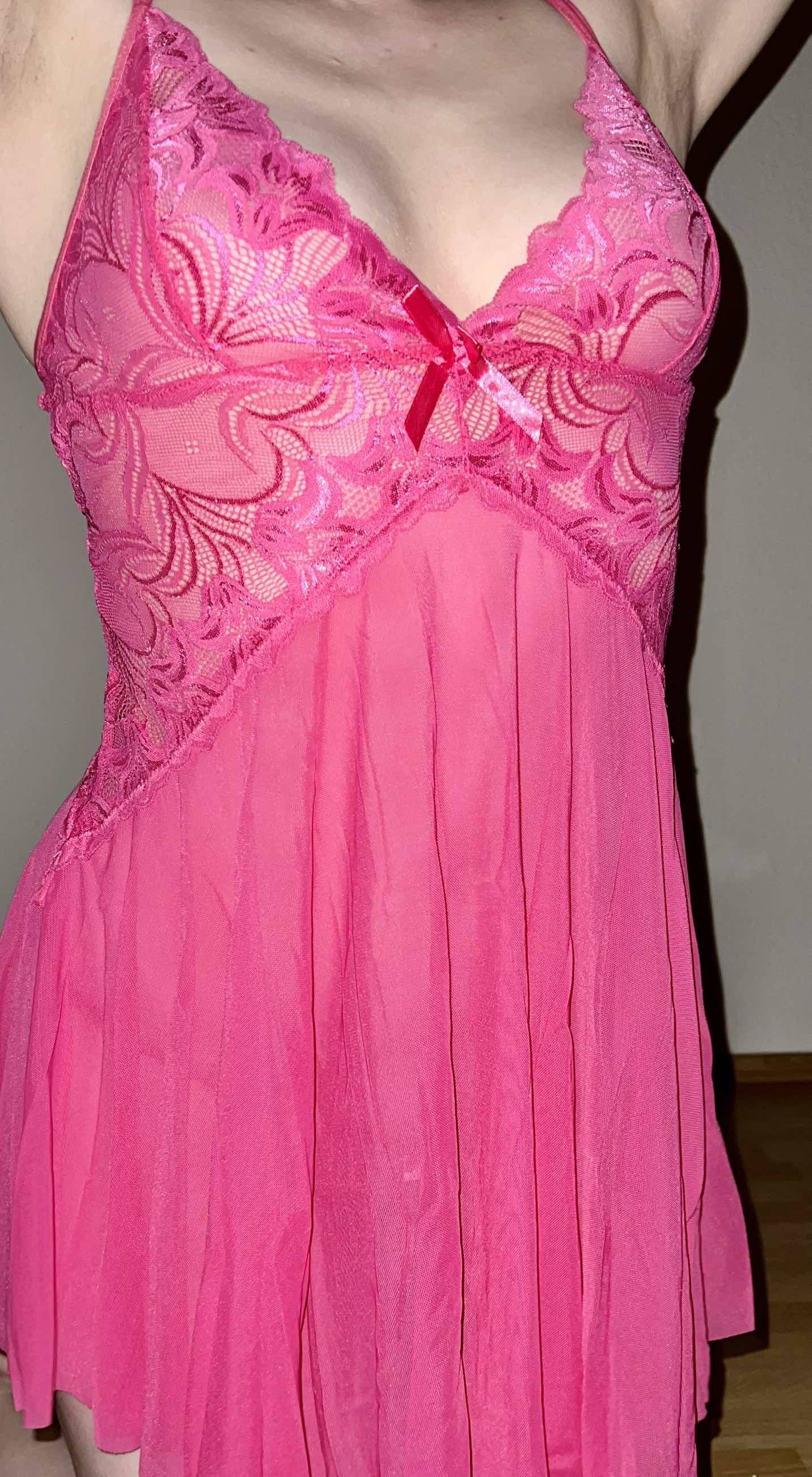 Pinkes Nachtkleidchen